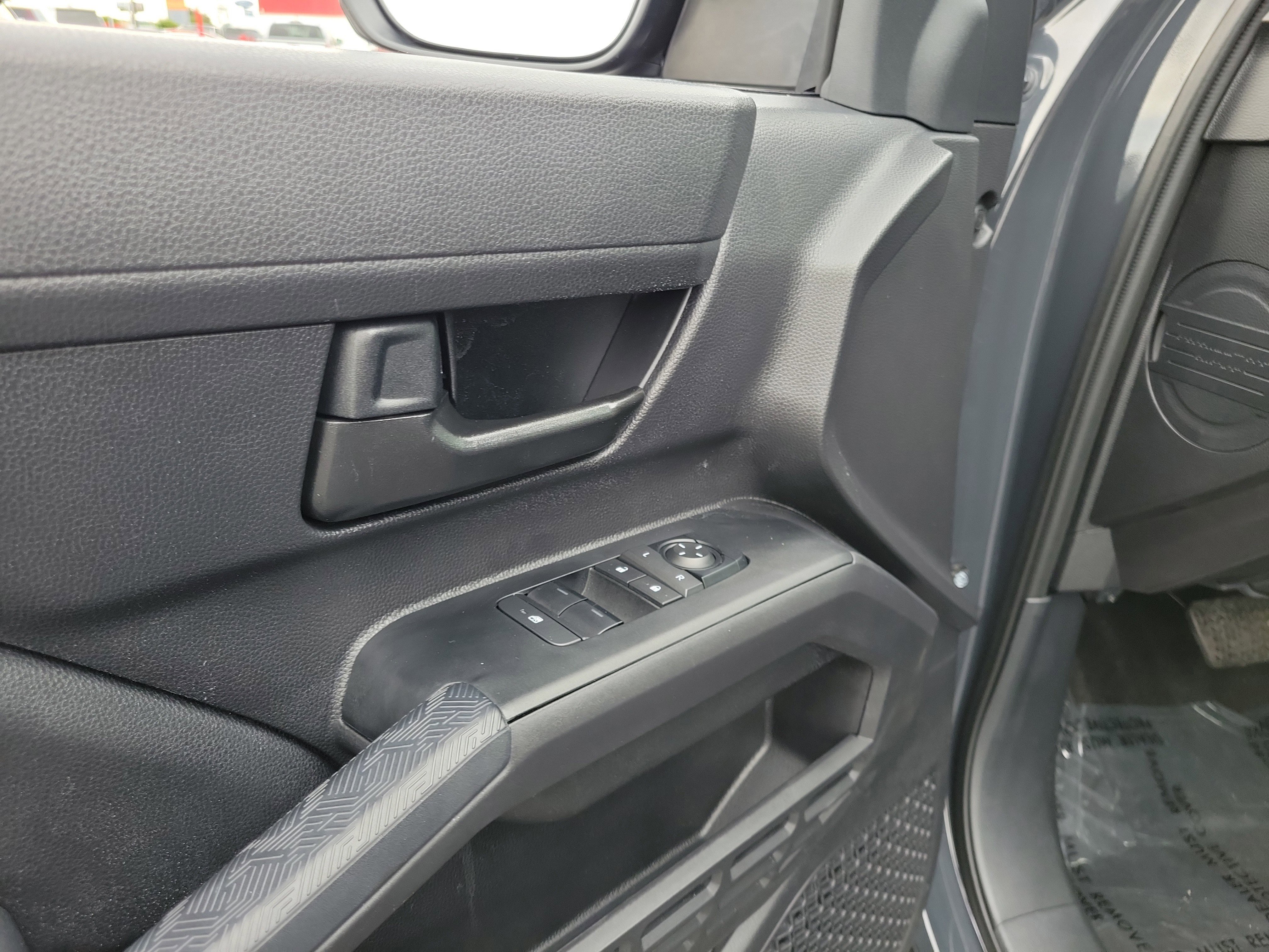 Used 2025 Toyota Tacoma SR AWD/4WD image 12
