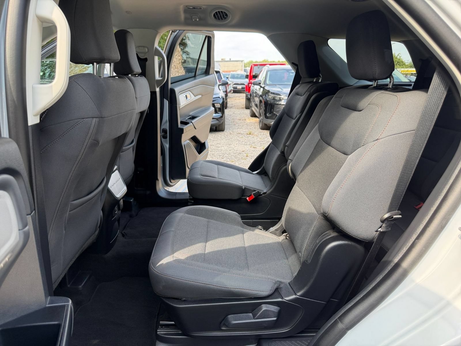 Used 2026 Ford Explorer Active AWD/4WD image 25
