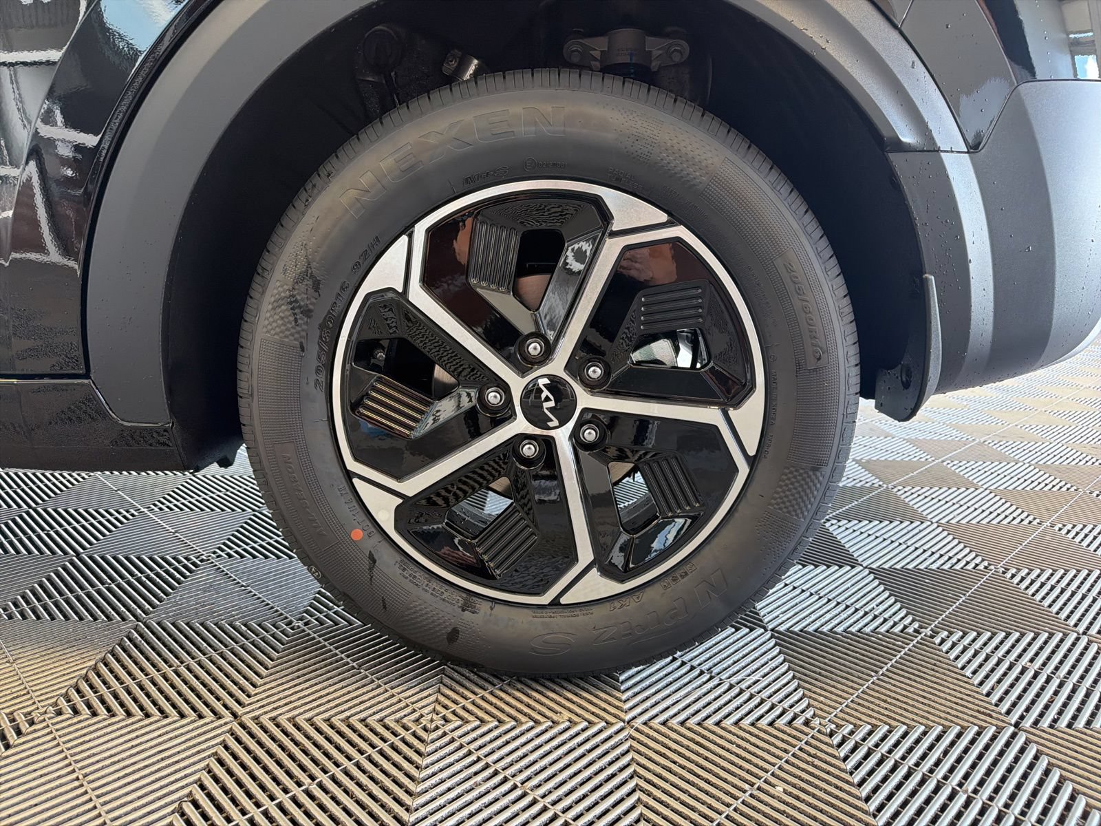 New 2026 Kia Niro LX FWD image 8