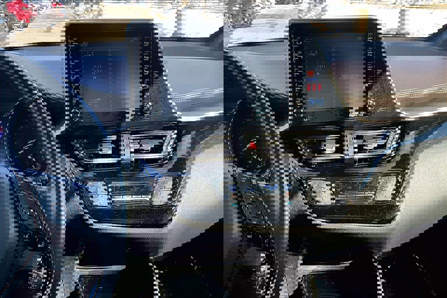 Used 2019 Toyota C-HR Limited image 7