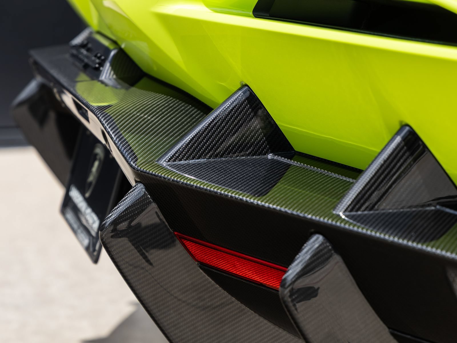 Used 2025 Lamborghini Revuelto AWD/4WD image 31