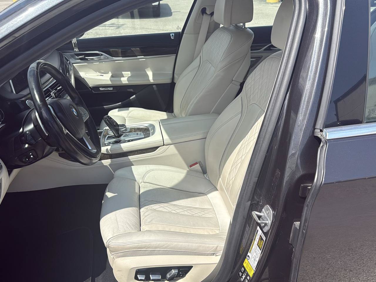 Used 2018 BMW 750i xDrive AWD/4WD image 9