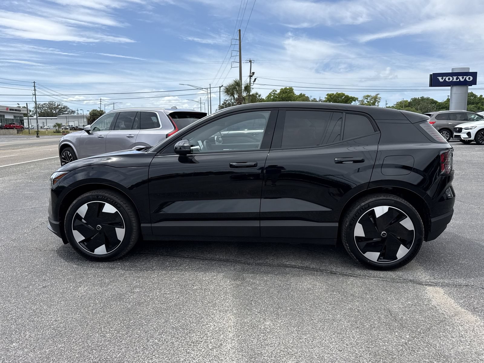 New 2026 Volvo EX30 Plus w/ Climate Package AWD/4WD image 2