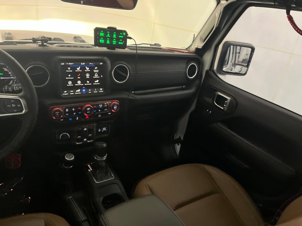 Used 2023 Jeep Wrangler Unlimited Sahara w/ Cold Weather Group AWD/4WD image 33