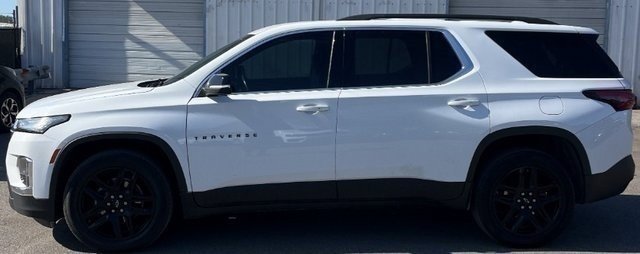 Used 2022 Chevrolet Traverse LT image 2