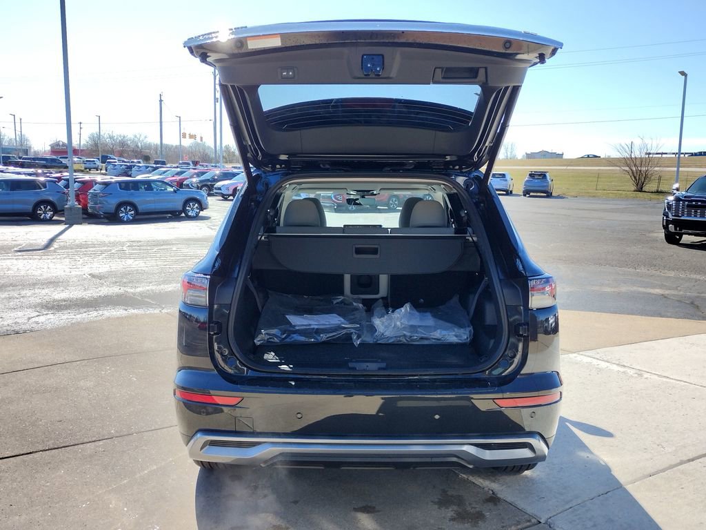 New 2026 Mitsubishi Outlander SE image 17