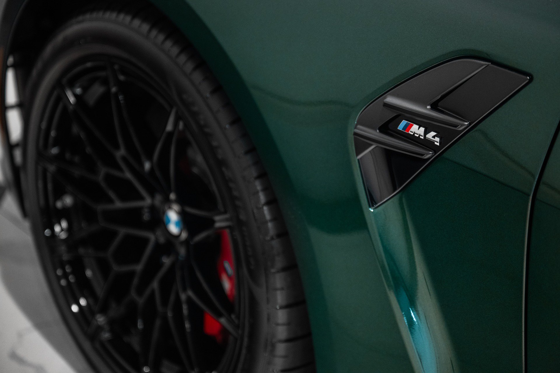 Used 2027 BMW M4 Coupe w/ M Driver's Package RWD image 11
