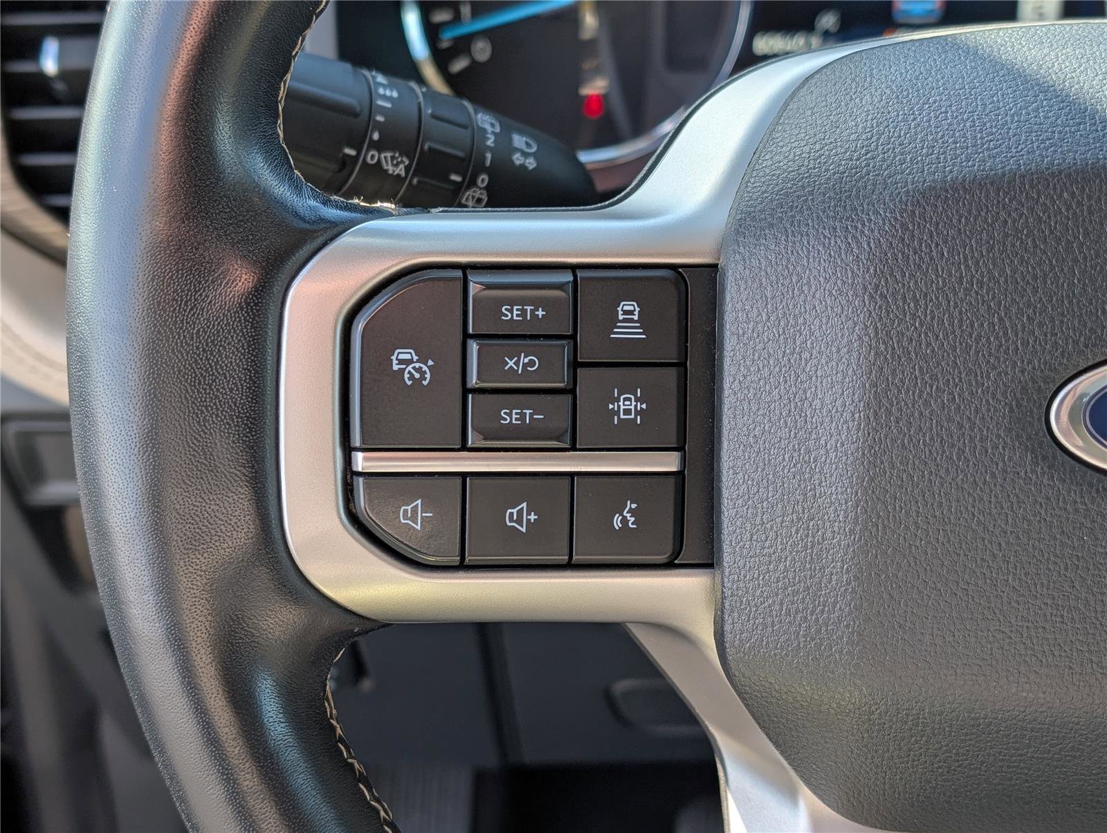 Used 2024 Ford Expedition Limited image 24