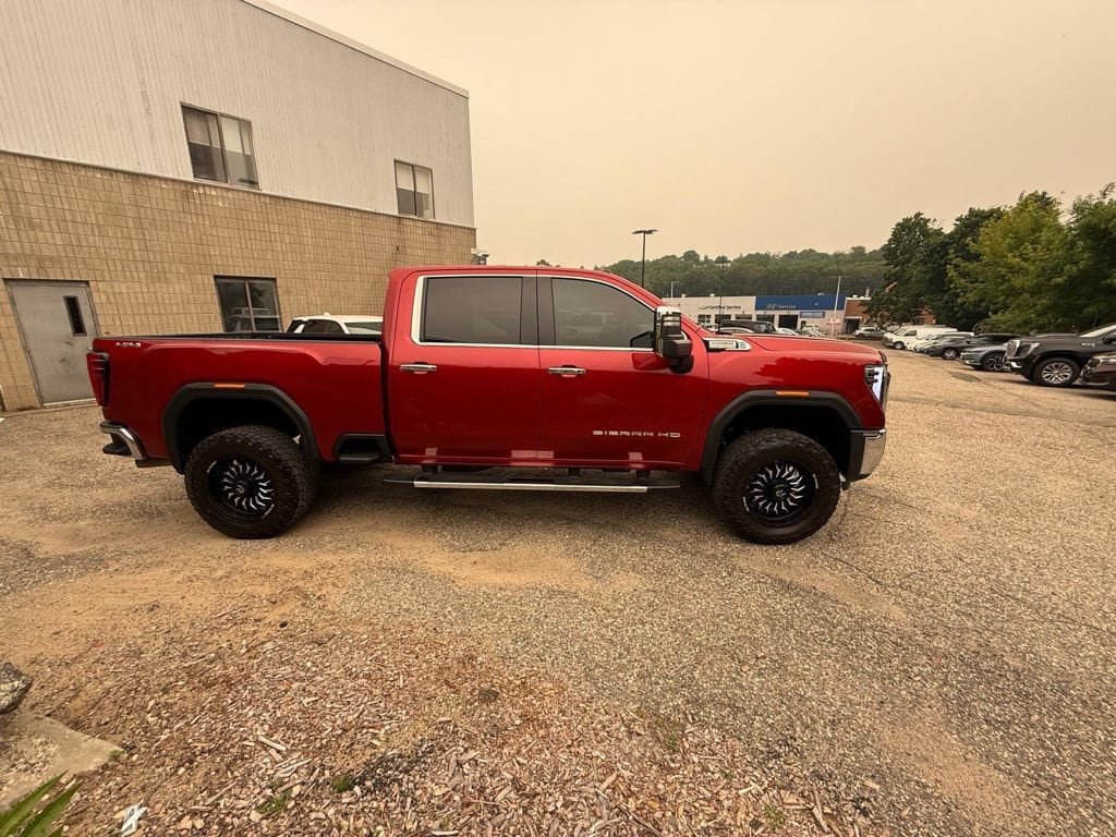 Used 2025 GMC Sierra 2500 SLT w/ SLT Premium Package AWD/4WD image 8