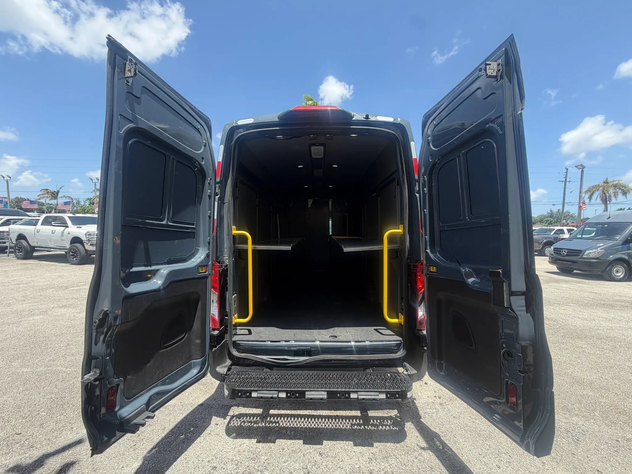 Used 2020 Ford Transit 250 148 High Roof Extended RWD image 5