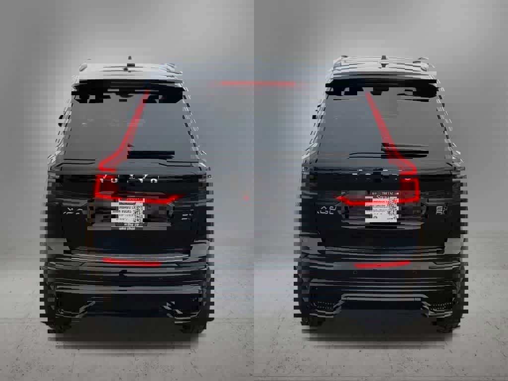 Used 2026 Volvo XC60 B5 Plus w/ Protection Package Premier image 5