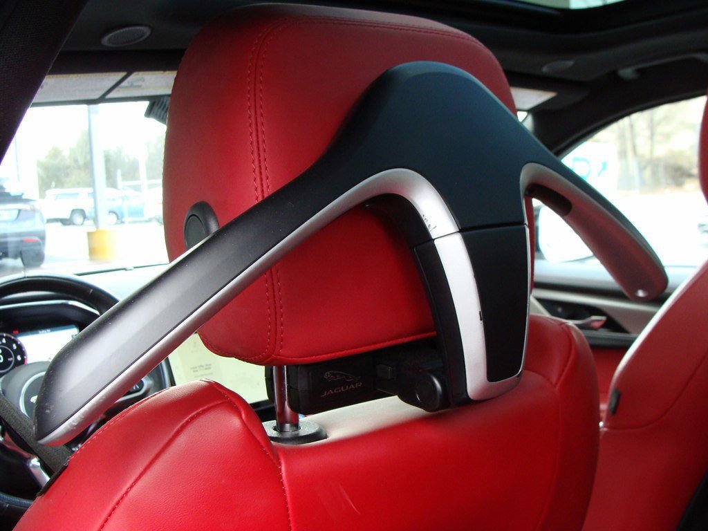 Used 2021 Jaguar F-PACE R-Dynamic S image 36