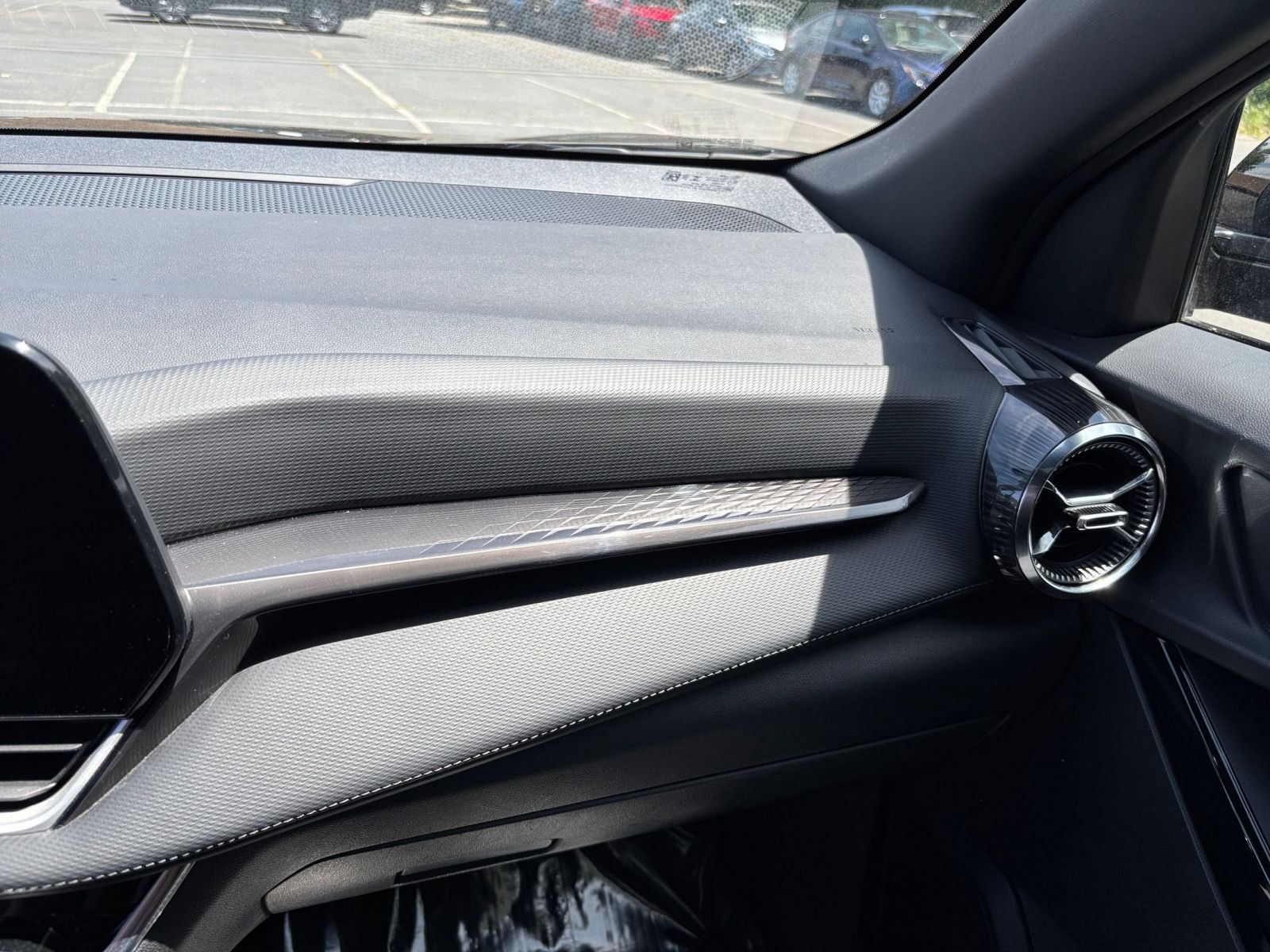 Used 2025 Chevrolet Equinox LT FWD image 35