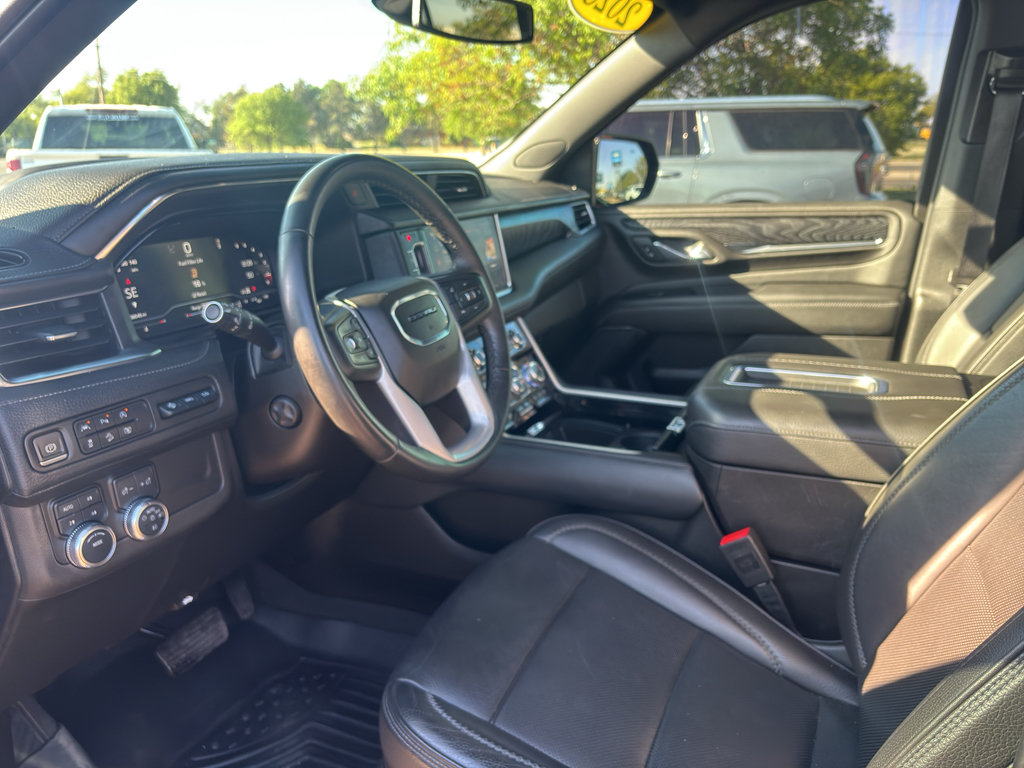 Used 2023 GMC Yukon XL Denali AWD/4WD image 11