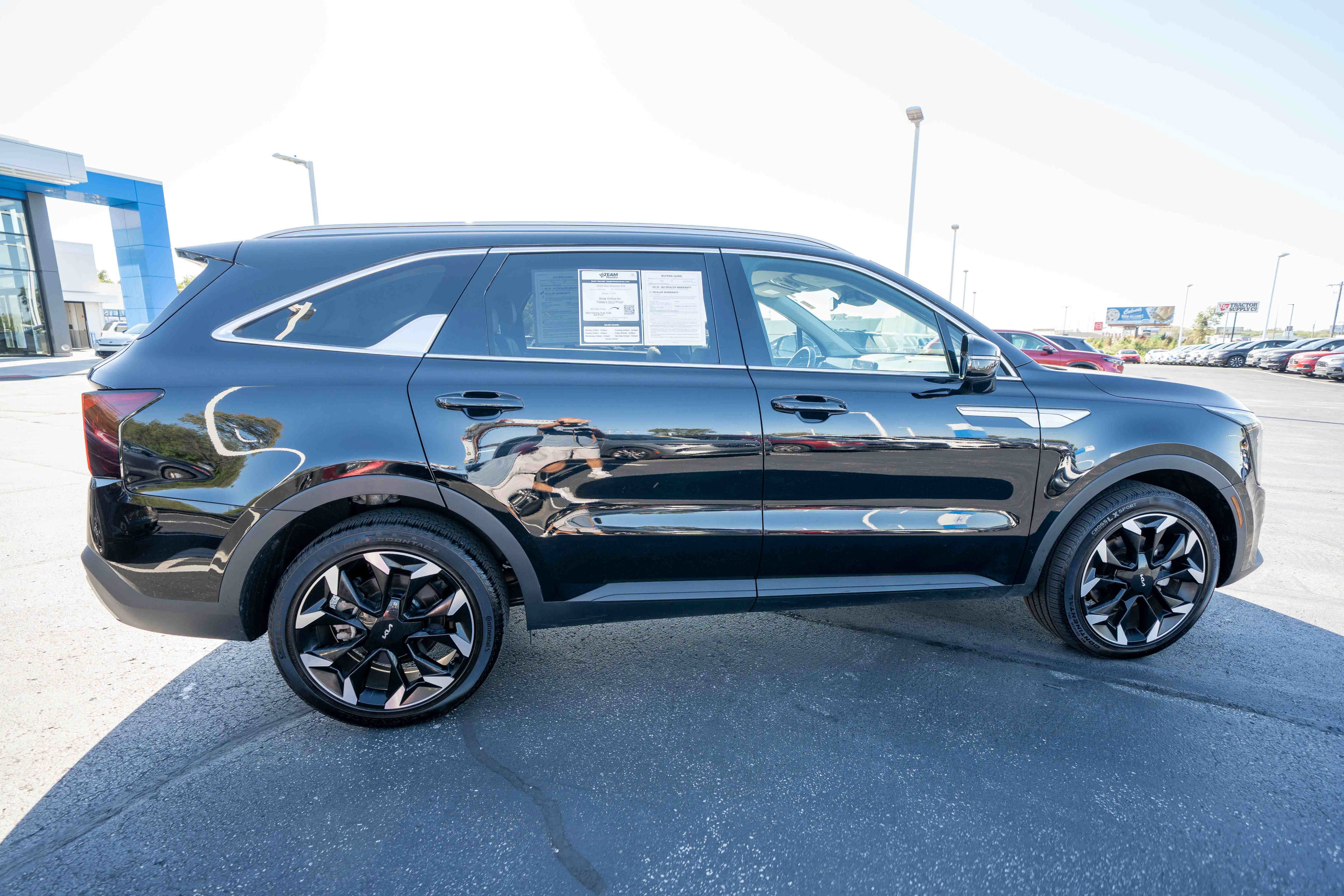 Used 2025 Kia Sorento EX FWD image 6