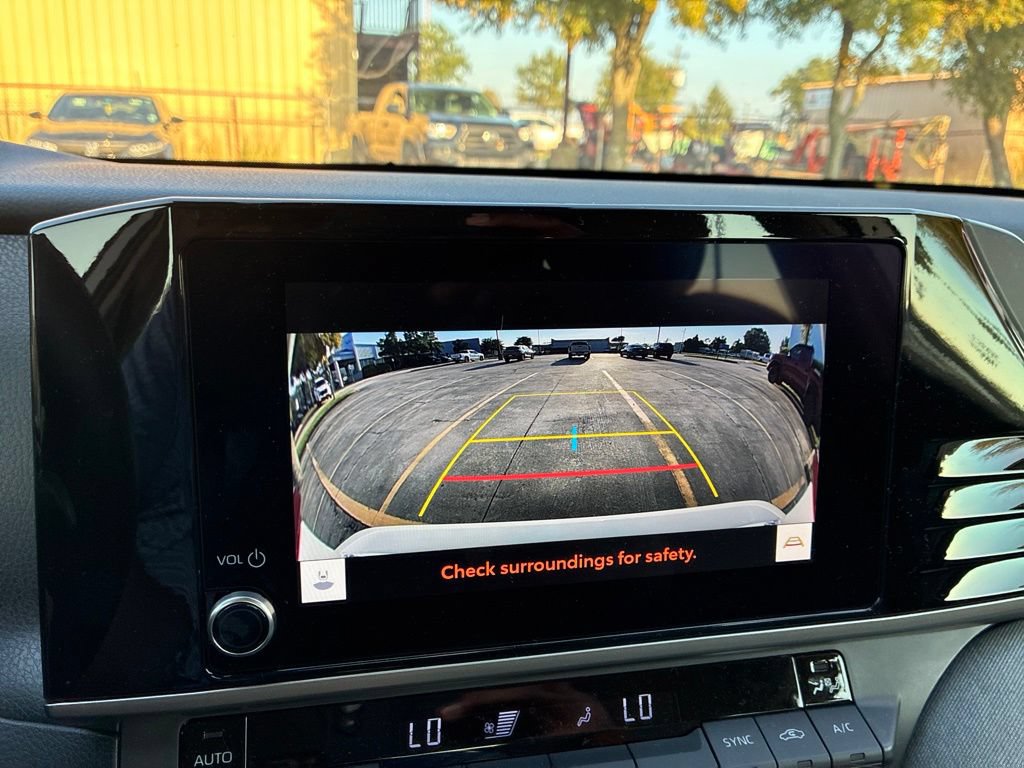 Used 2025 Toyota Camry LE FWD image 29