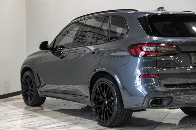 Used 2022 BMW X5 xDrive40i w/ M Sport Package AWD/4WD image 15