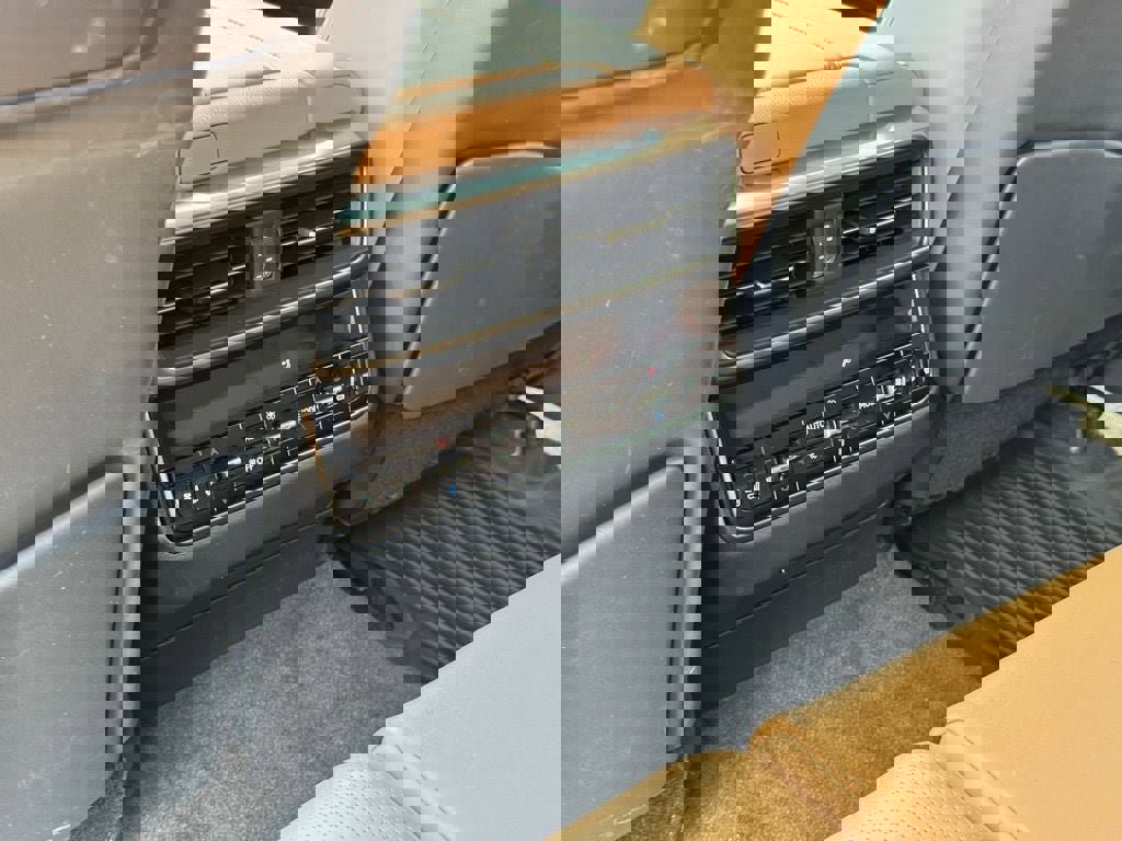 Used 2023 Lexus LX 600 4WD w/ Accessory Package (Z1) image 15