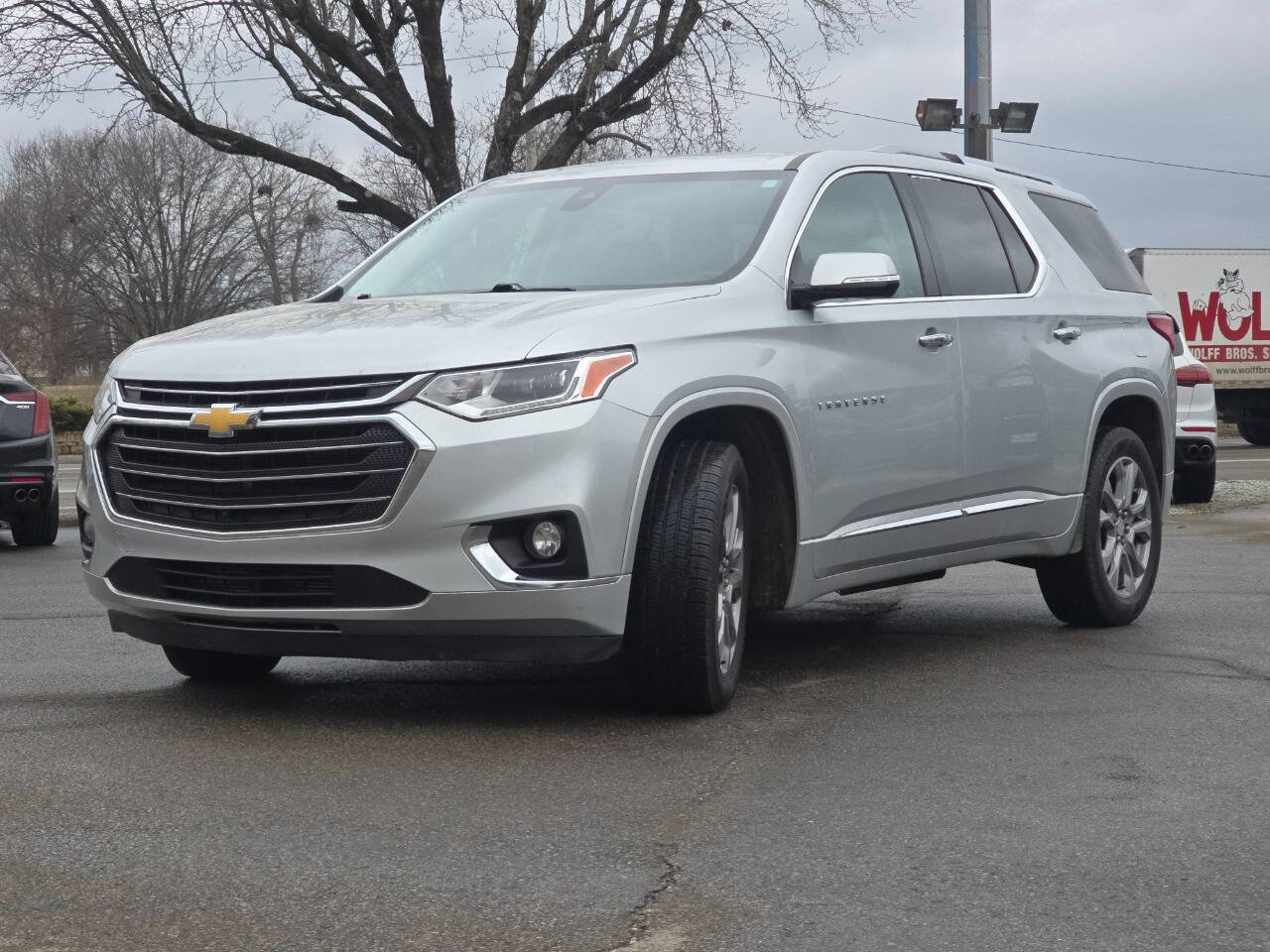 Used 2018 Chevrolet Traverse Premier w/ Driver Confidence II Package image 2