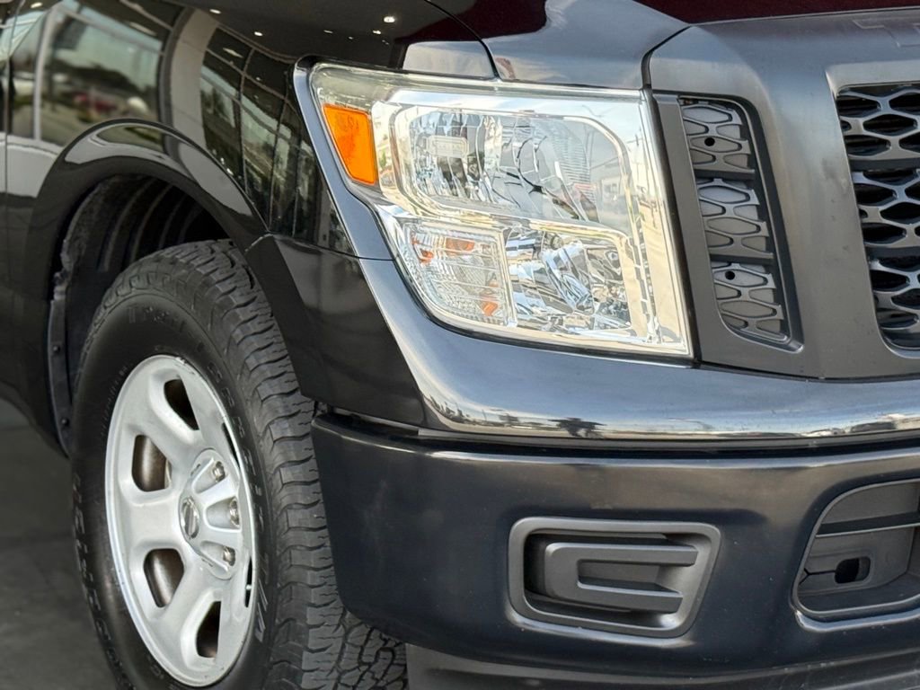 Used 2017 Nissan Titan S image 8