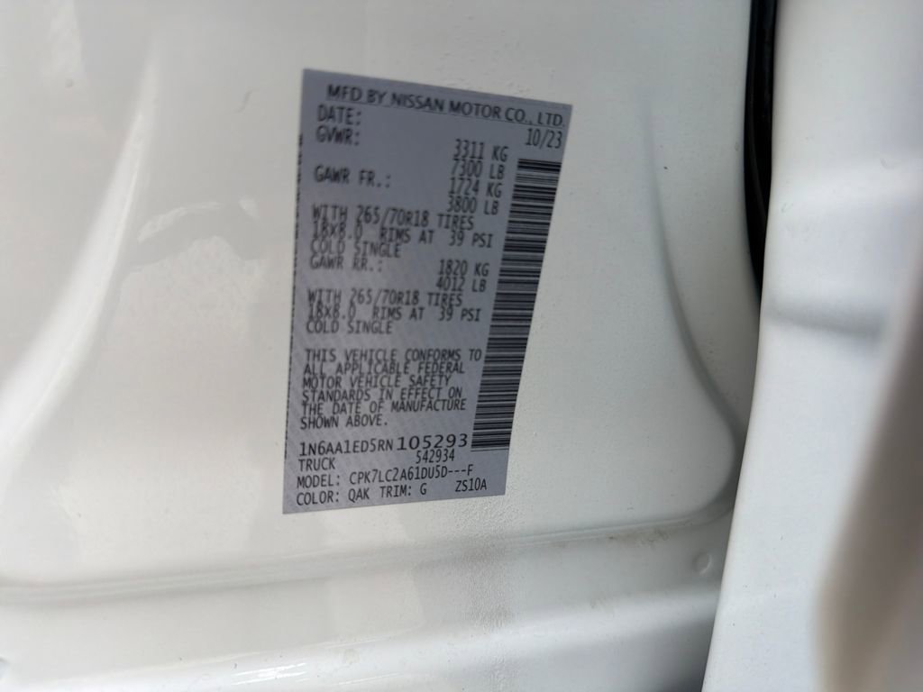 Used 2024 Nissan Titan SV w/ SV Convenience Package image 35