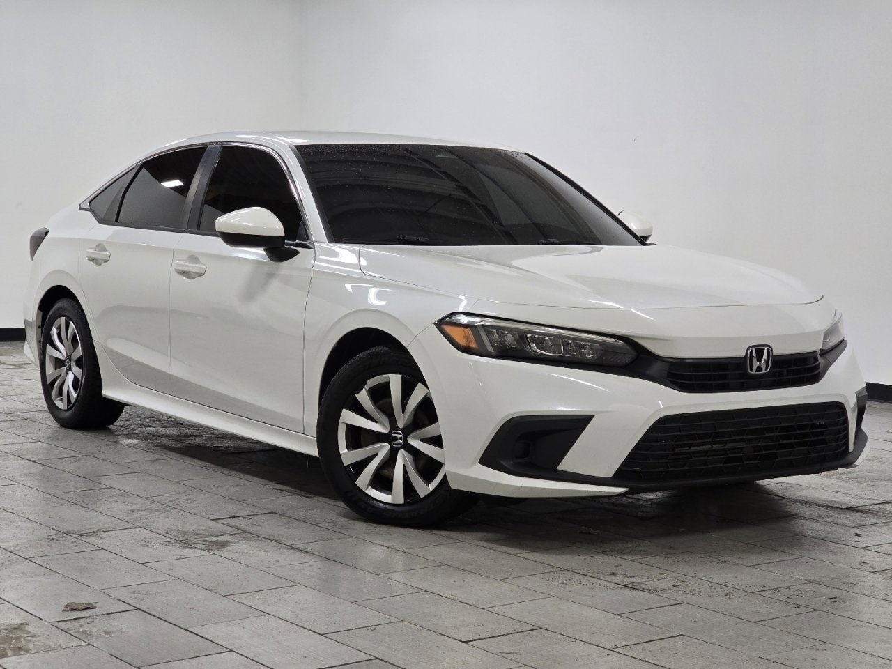Used 2022 Honda Civic LX image 2