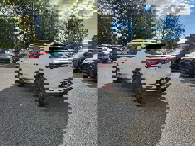 New 2025 Chevrolet Equinox EV RS image 2