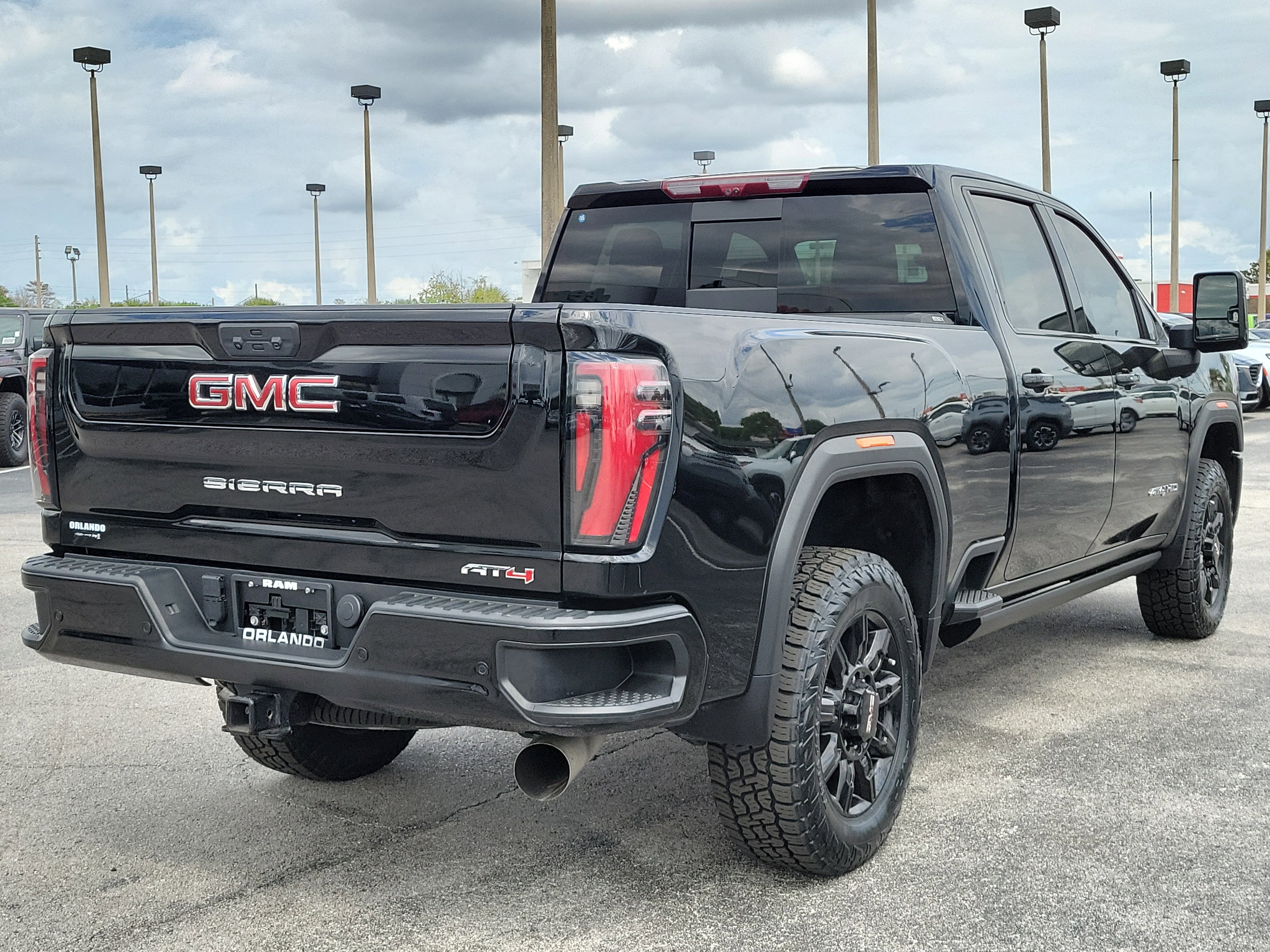 Used 2024 GMC Sierra 2500 AT4 w/ AT4 Premium Plus Package image 7