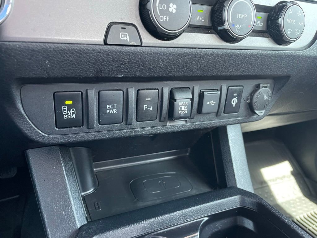 Used 2020 Toyota Tacoma TRD Sport w/ Technology Package image 19