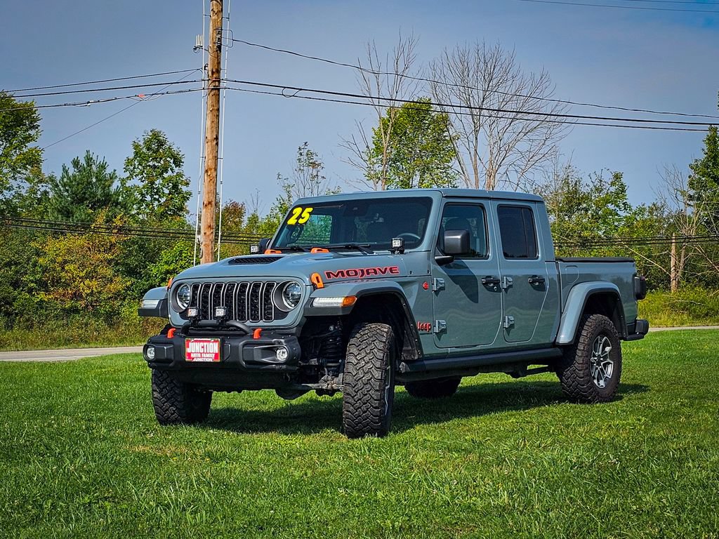 Used 2025 Jeep Gladiator Mojave AWD/4WD image 9