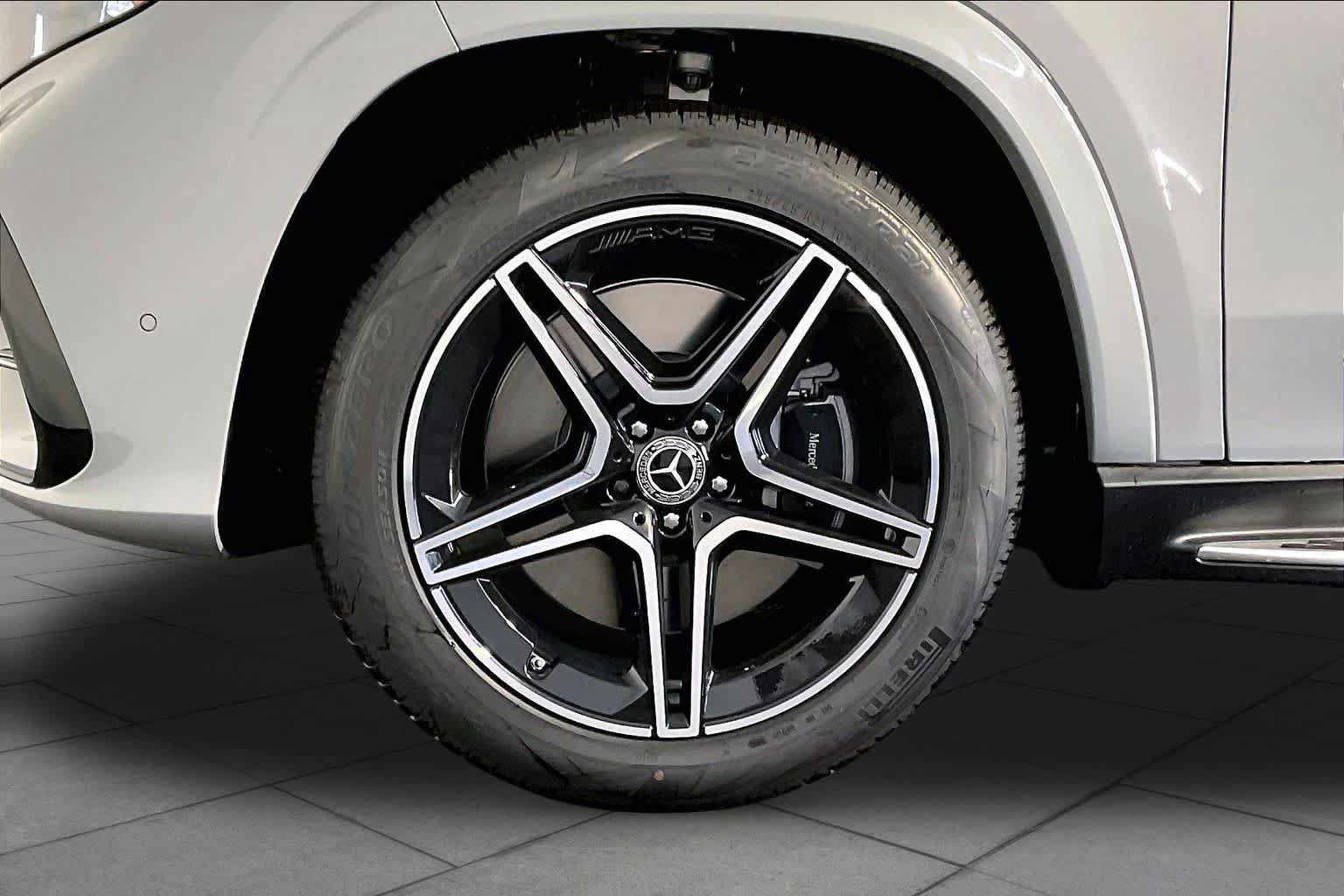New 2027 Mercedes-Benz GLS 450 4MATIC image 17