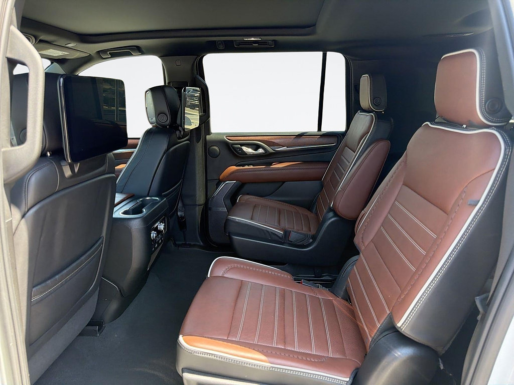 Used 2023 GMC Yukon XL Denali Ultimate AWD/4WD image 27