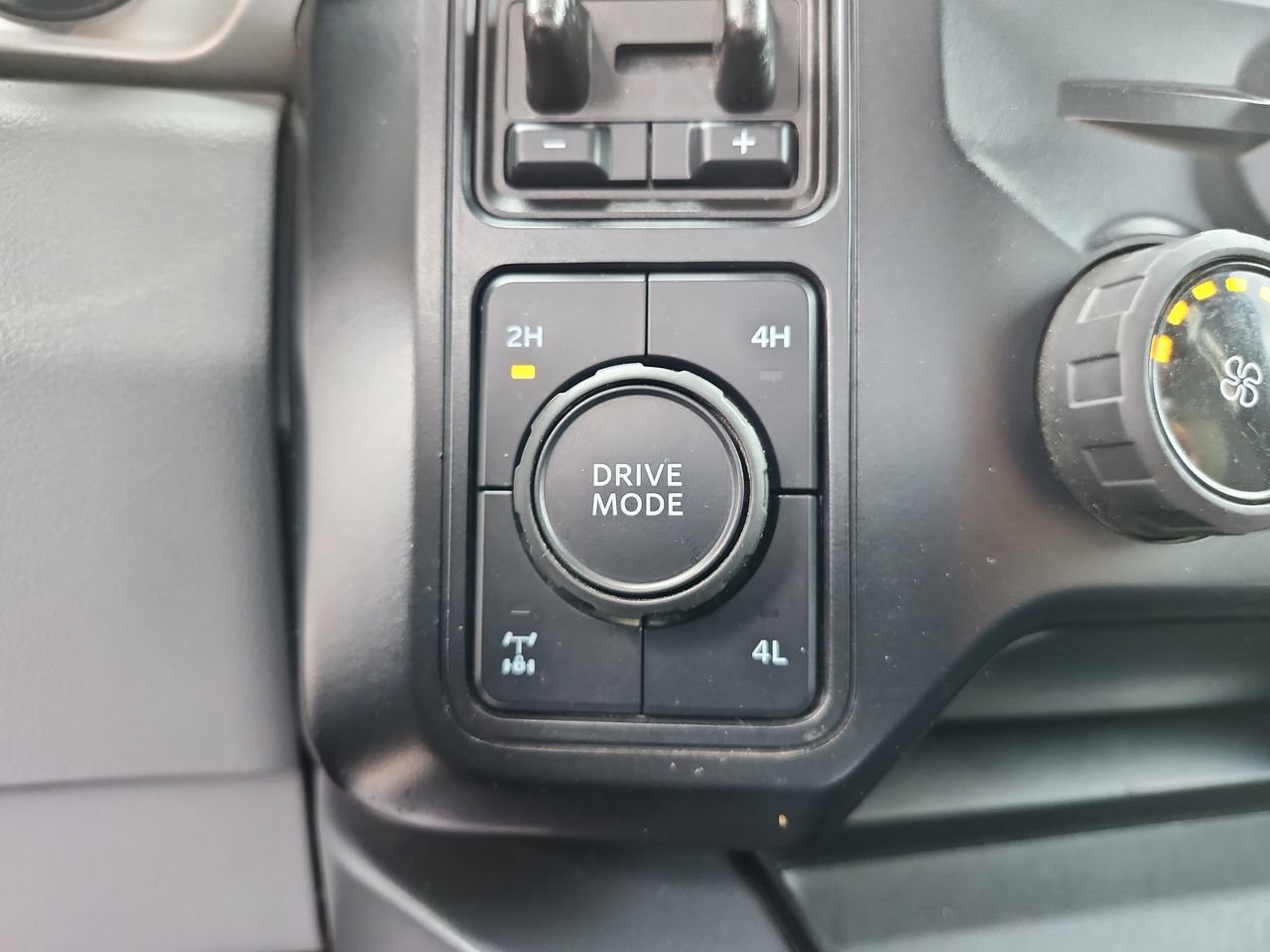 Used 2024 Ford F250 XLT w/ 360-Degree Camera Package AWD/4WD image 23