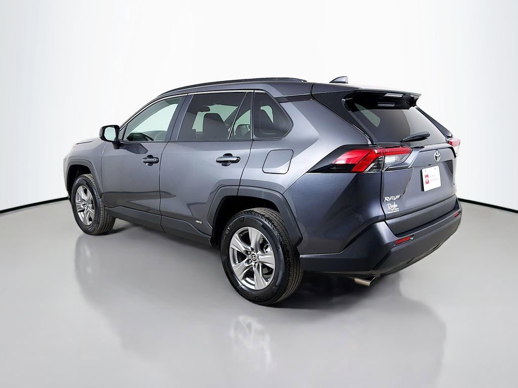Used 2025 Toyota RAV4 LE AWD/4WD image 8