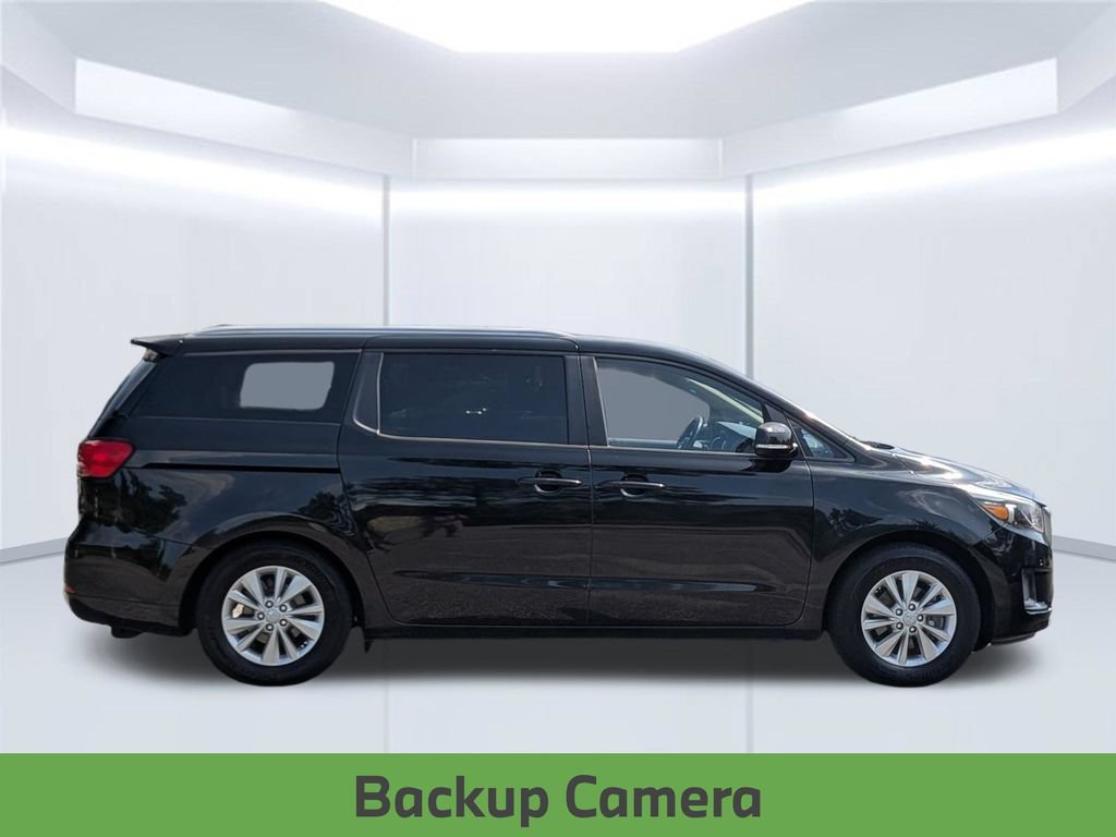Used 2017 Kia Sedona LX w/ LX Essentials Premium Package FWD image 9