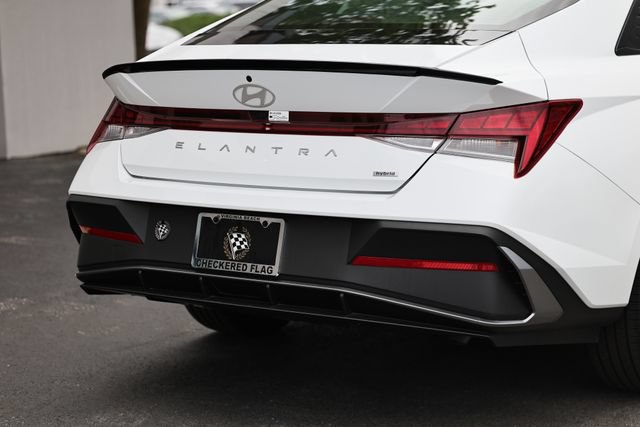 Certified 2025 Hyundai Elantra SEL FWD image 9