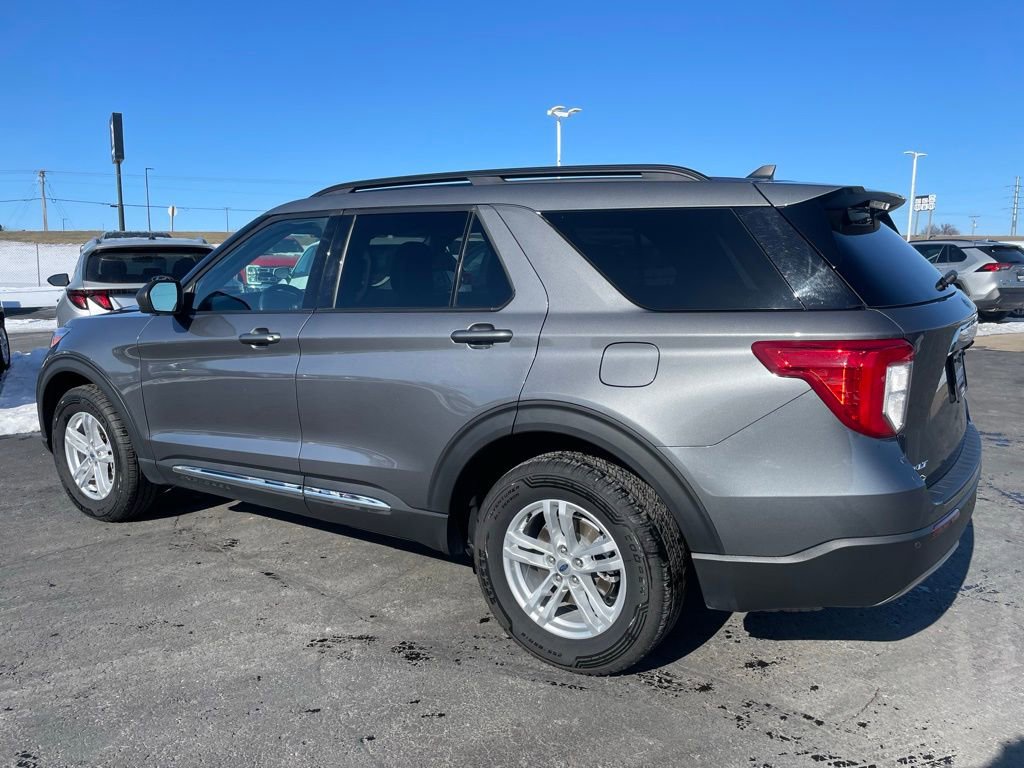 Used 2023 Ford Explorer XLT w/ Equipment Group 202A image 5