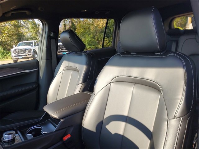 New 2025 Jeep Grand Cherokee L Limited image 16