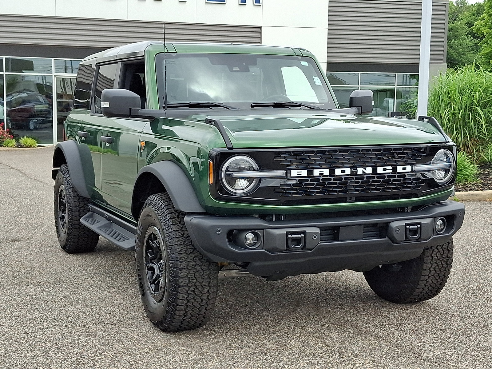Certified 2025 Ford Bronco Badlands AWD/4WD image 2