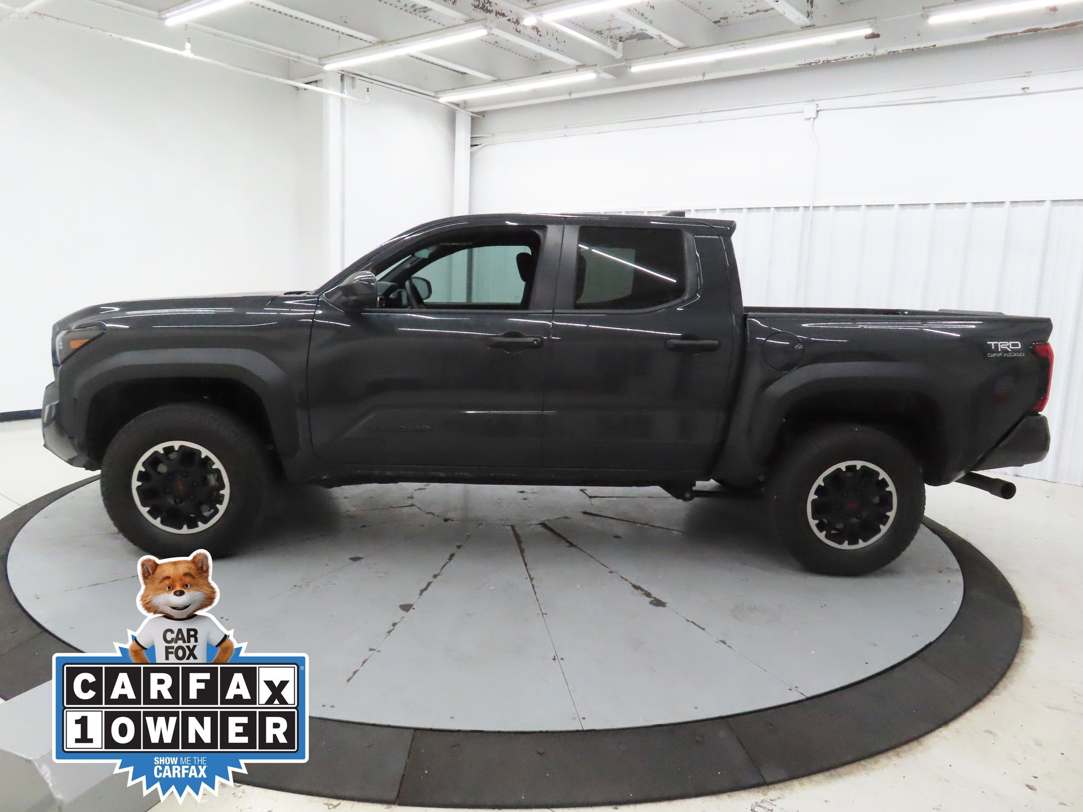 Used 2024 Toyota Tacoma TRD Off-Road image 6