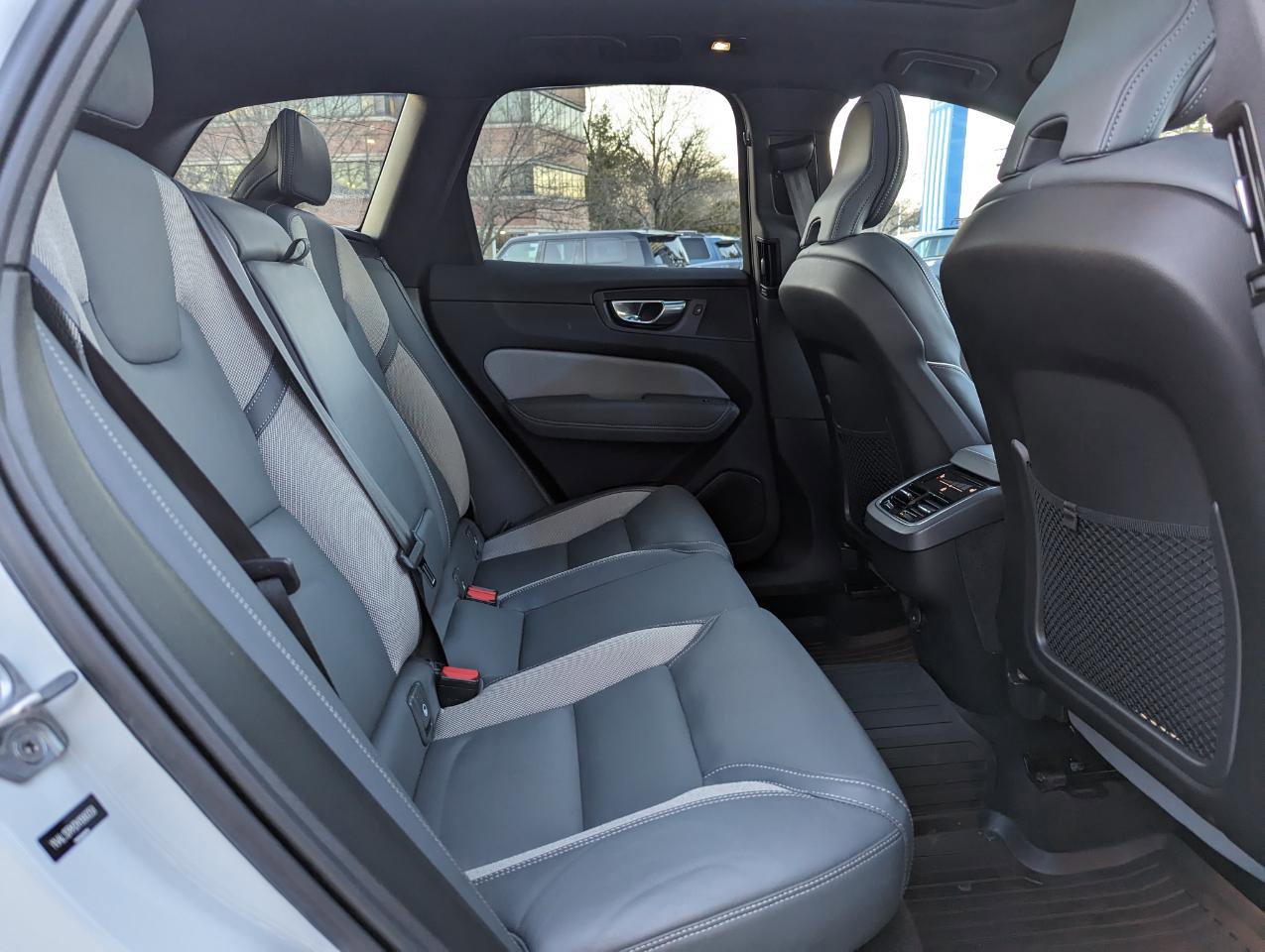 Used 2022 Volvo XC60 B5 R-Design w/ Advanced Package image 36