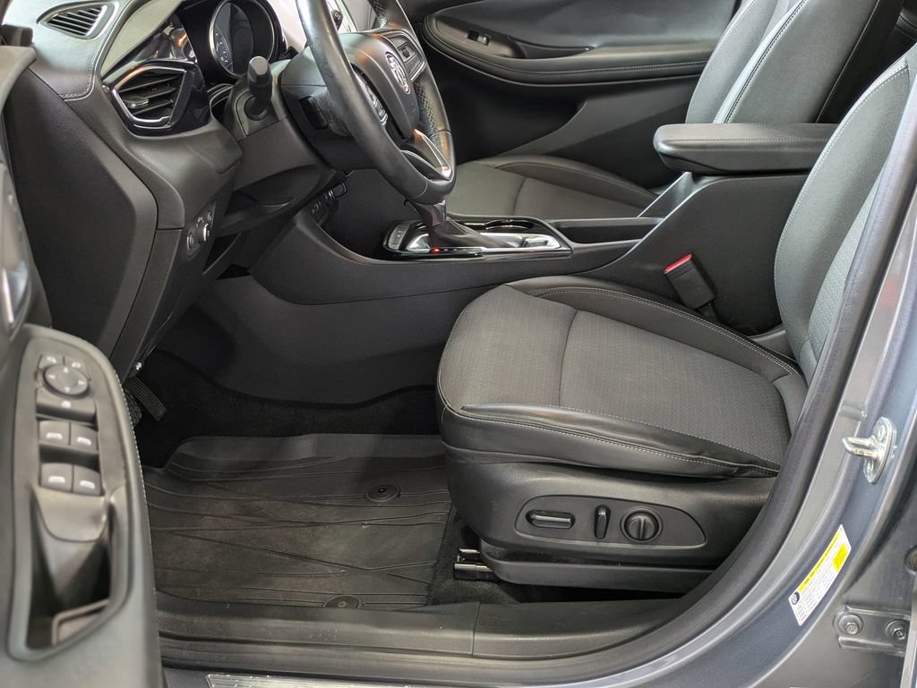 Used 2022 Buick Encore GX Select w/ Sport Touring Package FWD image 7