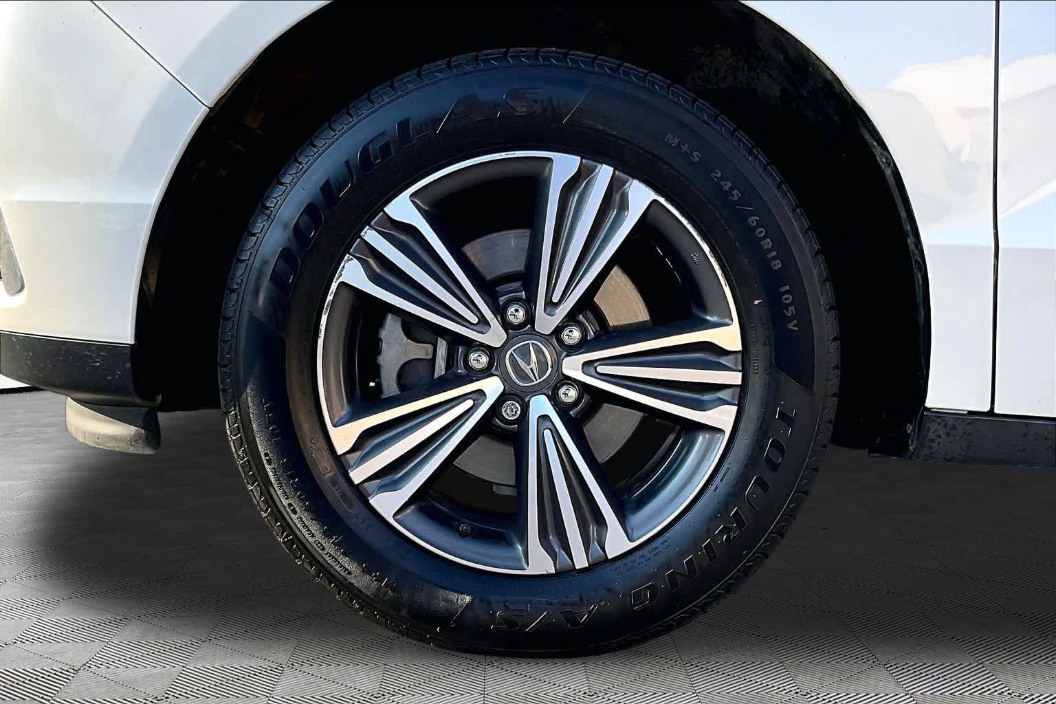 Used 2018 Acura MDX SH-AWD image 11