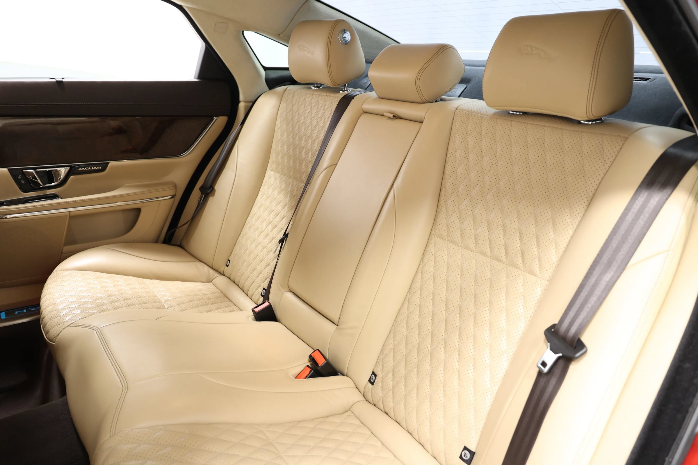 Used 2016 Jaguar XJ L Portfolio RWD image 3