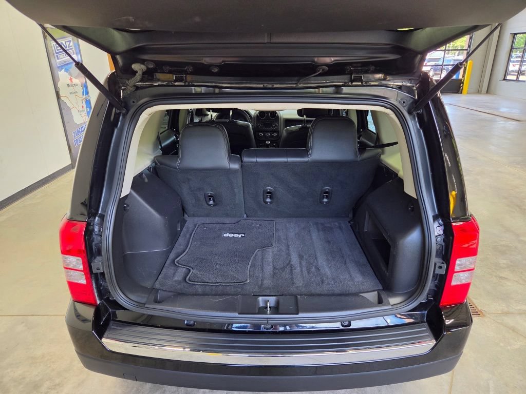 Used 2017 Jeep Patriot High Altitude AWD/4WD image 7