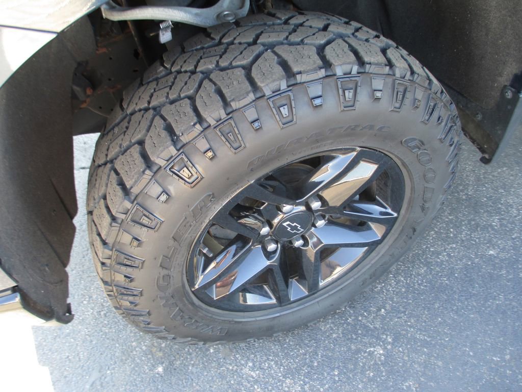 Used 2021 Chevrolet Silverado 1500 LT Trail Boss w/ Convenience Package II AWD/4WD image 12