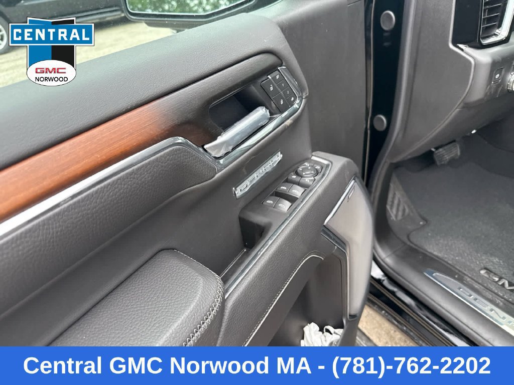 New 2026 GMC Sierra 1500 Denali w/ Denali Reserve Package AWD/4WD image 13