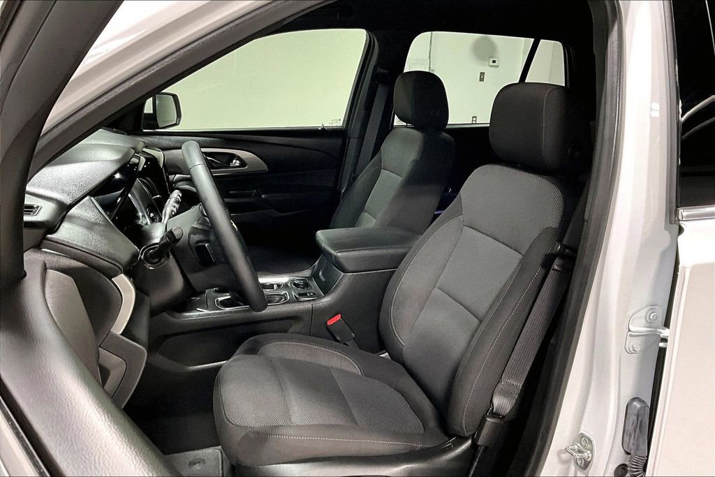 Used 2023 Chevrolet Traverse LT FWD image 32