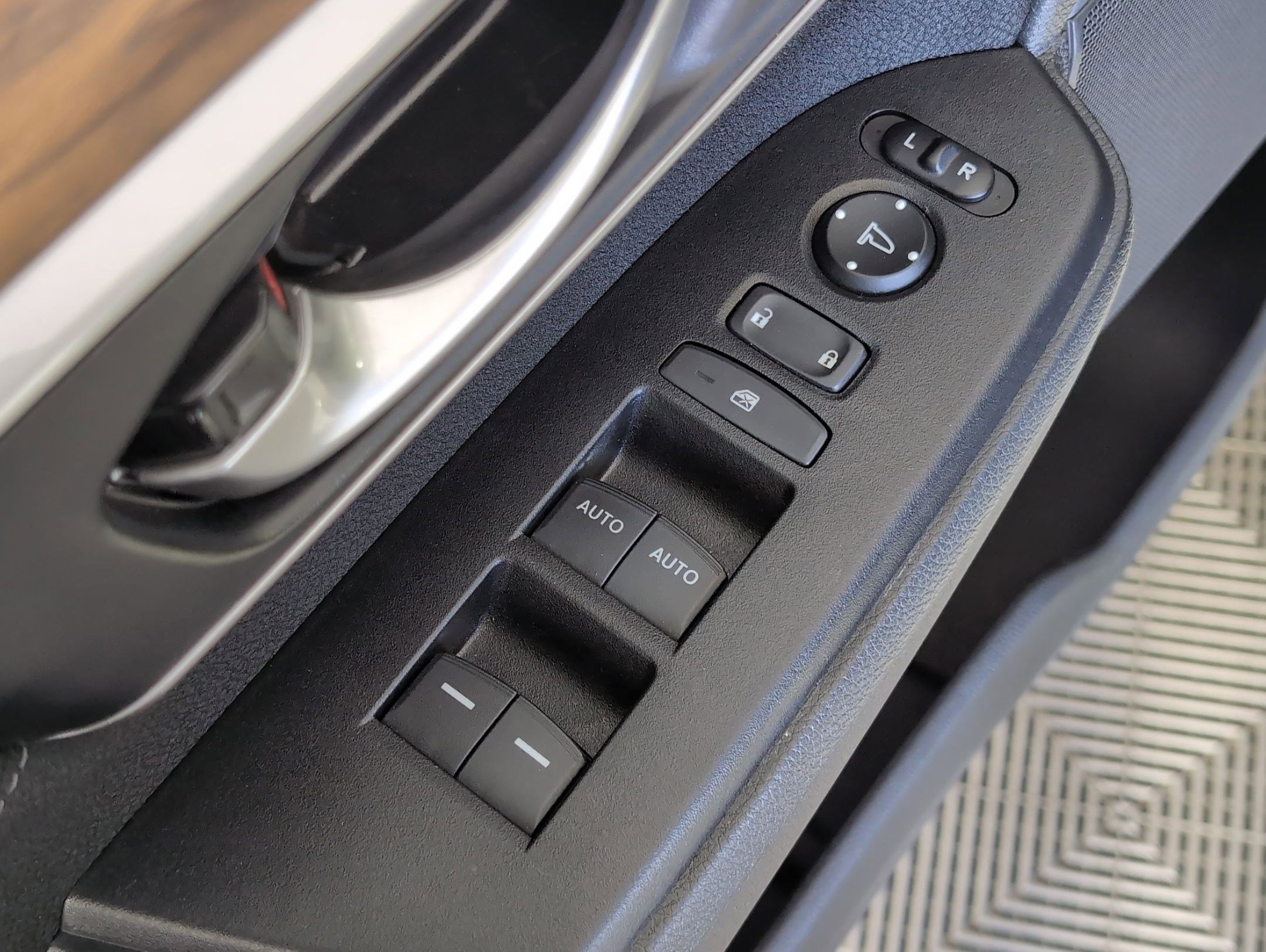 Used 2021 Honda CR-V EX image 9