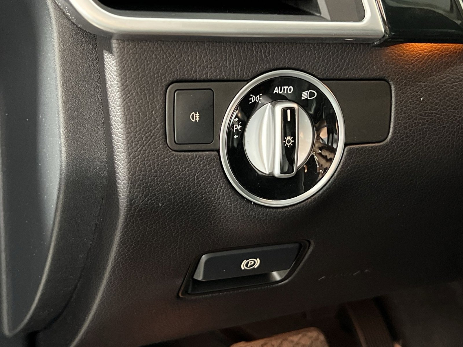 Used 2016 Mercedes-Benz GL 450 4MATIC image 32